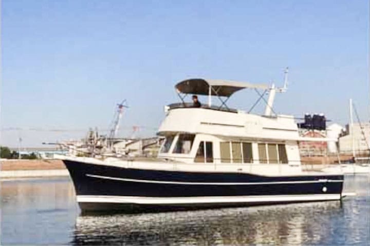 チャータークルーズ